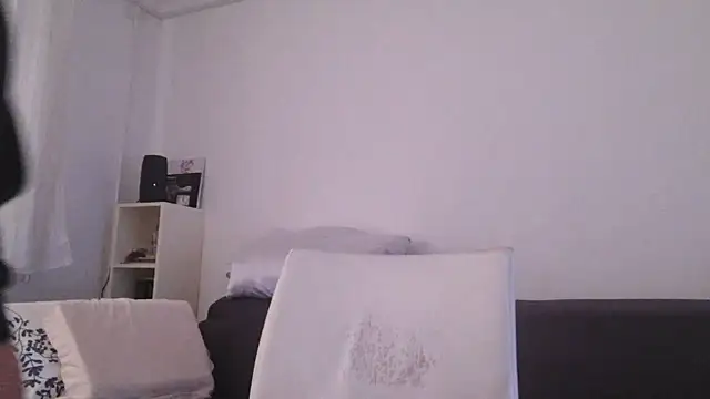 Snapshot of fragrance72 chatting on October 23, 2025, 10:03 am fragrance72 online show from October 23, 2025, 10:03 am