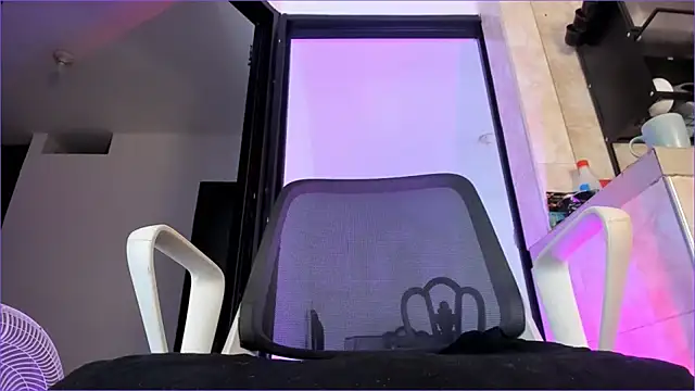 CandyLatinHott online show from March 25, 2026, 6:29 pm