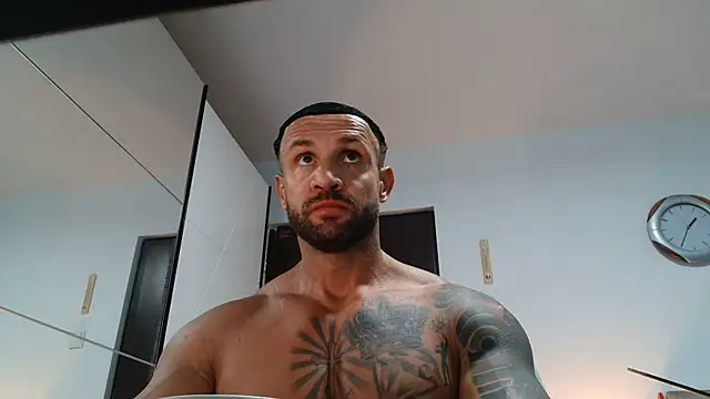 Magnificmuscles89 online show from May 23, 2026, 10:36 am