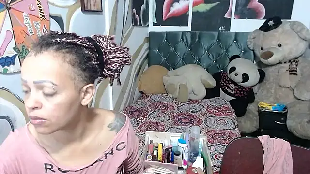 manzanahot9 online show from April 1, 2026, 10:38 am