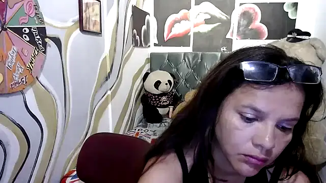 manzanahot9 online show from September 26, 2025, 11:28 am