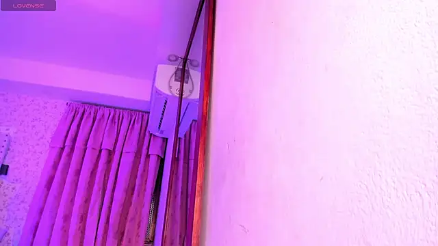 kitty roouse online show from January 6, 2025, 1:42 am