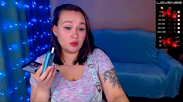 Snapshot of Cutie-Melanie chatting on January 23, 2025, 10:54 am Cutie-Melanie online show from January 23, 2025, 10:54 am