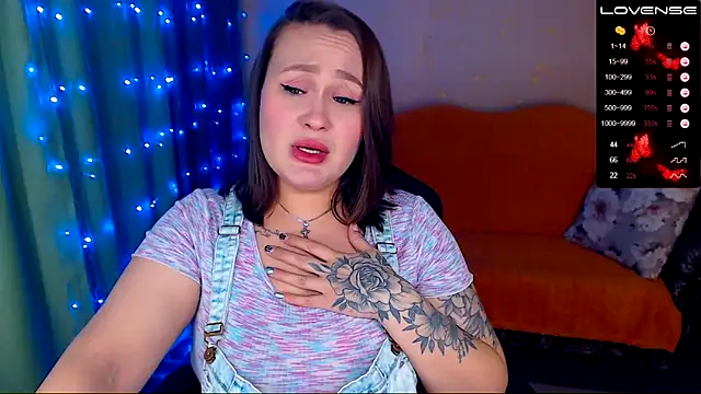 Snapshot of Cutie-Melanie chatting on January 10, 2025, 10:39 am Cutie-Melanie online show from January 10, 2025, 10:39 am