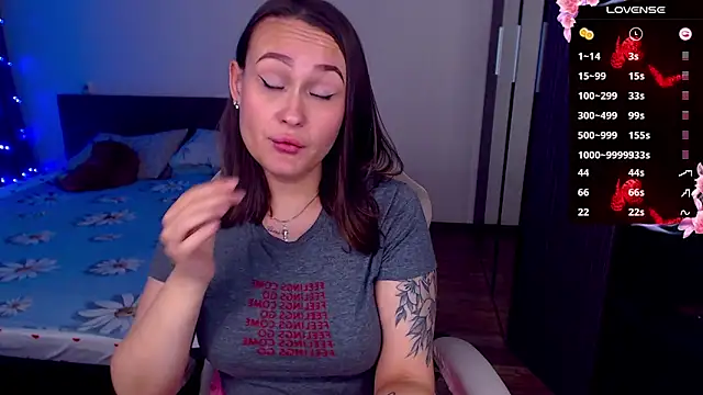 Cutie-Melanie online show from November 7, 2025, 11:48 am