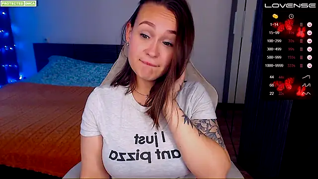 Snapshot of Cutie-Melanie chatting on September 15, 2025, 9:43 am Cutie-Melanie online show from September 15, 2025, 9:43 am