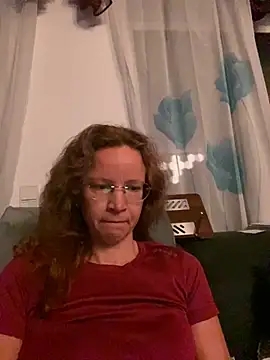 AnnikaRose online show from November 5, 2025, 6:38 am