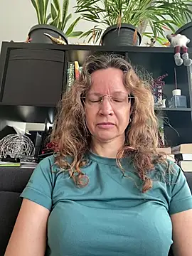 AnnikaRose online show from February 25, 2026, 7:08 am