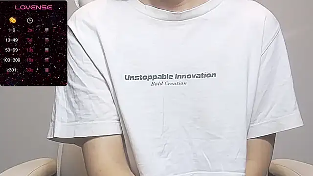 RRUUBBYYY online show from November 26, 2025, 7:52 am