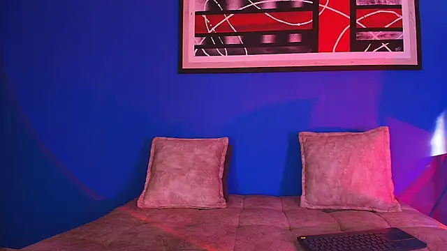 liccy hall online show from November 17, 2025, 11:47 am