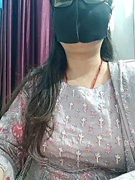 Snapshot of Aishwaryaa_69 chatting on March 1, 2026, 8:25 am Aishwaryaa 69 online show from March 1, 2026, 8:25 am