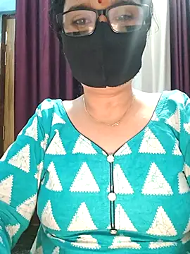 Snapshot of Aishwaryaa_69 chatting on October 4, 2025, 3:57 pm Aishwaryaa 69 online show from October 4, 2025, 3:57 pm