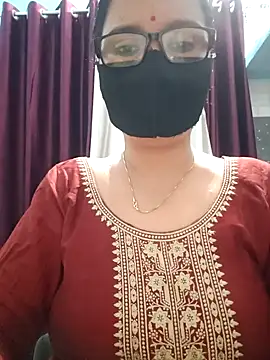 Snapshot of Aishwaryaa_69 chatting on October 3, 2025, 3:41 am Aishwaryaa 69 online show from October 3, 2025, 3:41 am