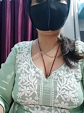 Snapshot of Aishwaryaa_69 chatting on February 9, 2026, 10:46 am Aishwaryaa 69 online show from February 9, 2026, 10:46 am