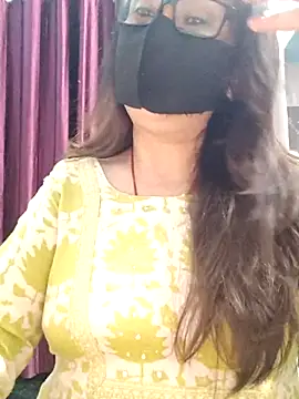 Snapshot of Aishwaryaa_69 chatting on February 10, 2026, 10:25 am Aishwaryaa 69 online show from February 10, 2026, 10:25 am