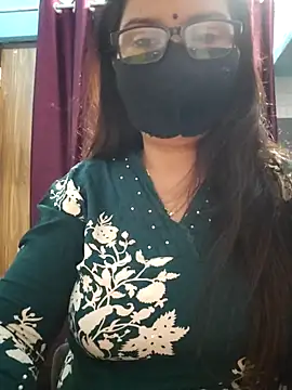 Snapshot of Aishwaryaa_69 chatting on September 18, 2025, 9:01 am Aishwaryaa 69 online show from September 18, 2025, 9:01 am