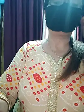 Snapshot of Aishwaryaa_69 chatting on September 27, 2025, 8:09 am Aishwaryaa 69 online show from September 27, 2025, 8:09 am