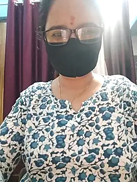 Snapshot of Aishwaryaa_69 chatting on October 2, 2025, 4:16 am Aishwaryaa 69 online show from October 2, 2025, 4:16 am