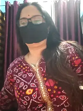 Snapshot of Aishwaryaa_69 chatting on October 25, 2025, 4:18 pm Aishwaryaa 69 online show from October 25, 2025, 4:18 pm