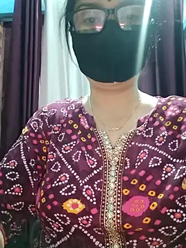 Snapshot of Aishwaryaa_69 chatting on September 24, 2025, 5:58 am Aishwaryaa 69 online show from September 24, 2025, 5:58 am