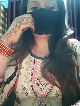 Snapshot of Aishwaryaa_69 chatting on October 13, 2025, 2:18 pm Aishwaryaa 69 online show from October 13, 2025, 2:18 pm