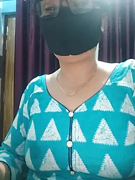 Snapshot of Aishwaryaa_69 chatting on October 1, 2025, 10:20 am Aishwaryaa 69 online show from October 1, 2025, 10:20 am