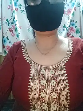 Snapshot of Aishwaryaa_69 chatting on October 15, 2025, 4:26 pm Aishwaryaa 69 online show from October 15, 2025, 4:26 pm