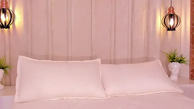 bonniekim  online show from March 9, 2025, 4:00 pm