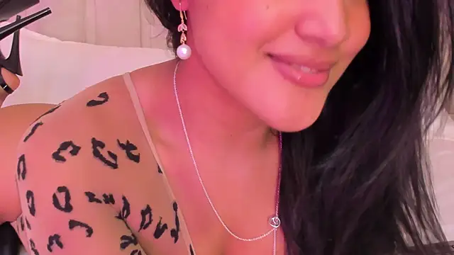 bonniekim  online show from March 13, 2025, 2:55 pm