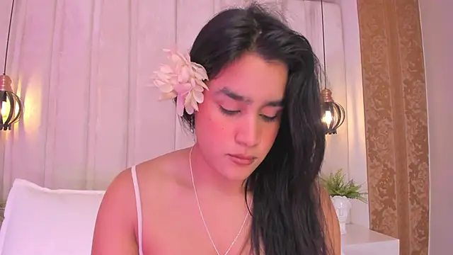 bonniekim  online show from March 10, 2025, 1:00 pm