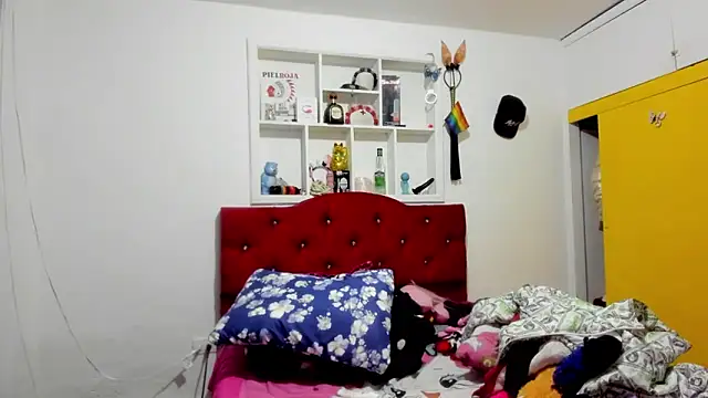 Sweet-Suck69 online show from April 30, 2026, 7:15 am