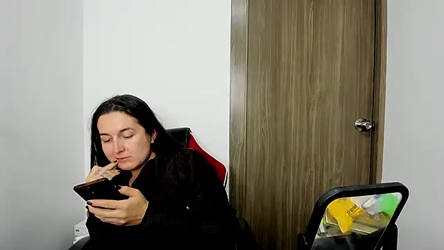 Sweet-Suck69 online show from February 17, 2025, 7:15 am