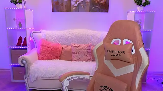 Snapshot of EmmyMills chatting on January 13, 2026, 6:01 pm EmmyMills online show from January 13, 2026, 6:01 pm