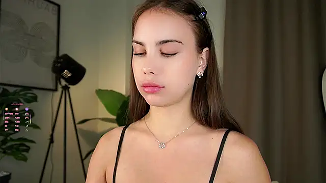 Snapshot of LillianLester chatting on October 23, 2025, 3:05 am LillianLester online show from October 23, 2025, 3:05 am