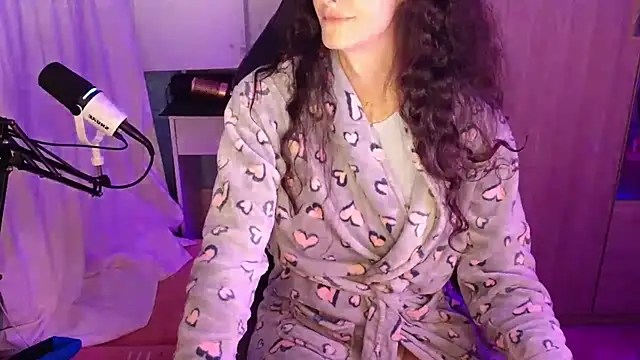 MemiKouki online show from October 9, 2025, 5:46 pm