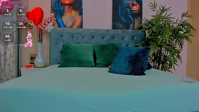 MichelleReys online show from February 27, 2025, 3:40 am