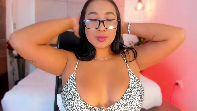 BellaHarllow online show from May 29, 2026, 8:48 pm