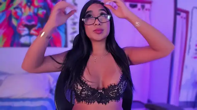 Snapshot of BellaHarllow chatting on December 19, 2024, 3:07 am BellaHarllow online show from December 19, 2024, 3:07 am