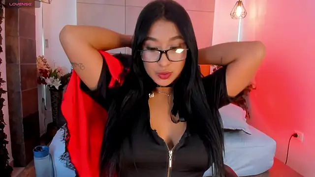 Snapshot of BellaHarllow chatting on June 27, 2026, 6:14 pm BellaHarllow online show from June 27, 2026, 6:14 pm