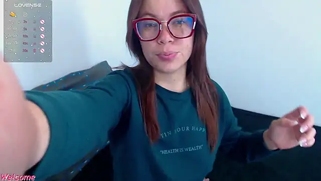 Snapshot of SharonR1 chatting on September 23, 2025, 12:28 am SharonR1 online show from September 23, 2025, 12:28 am