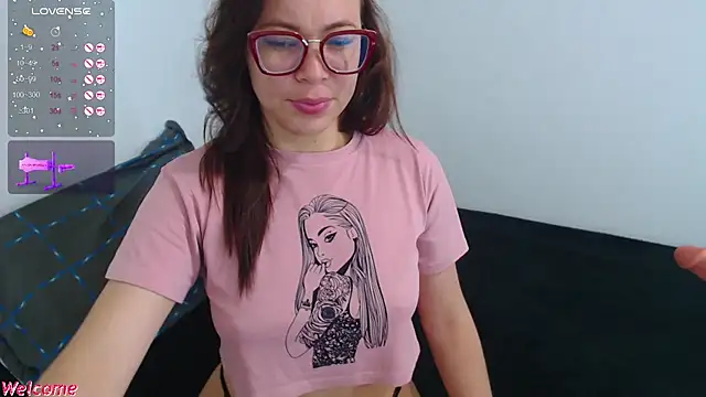 Snapshot of SharonR1 chatting on September 26, 2025, 12:17 am SharonR1 online show from September 26, 2025, 12:17 am