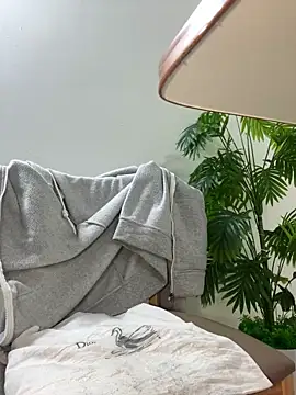 Lami Mi online show from November 1, 2025, 6:19 am