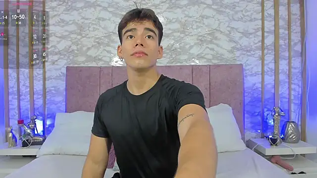 Snapshot of its_liam18 chatting on February 21, 2025, 12:27 am its liam18 online show from February 21, 2025, 12:27 am