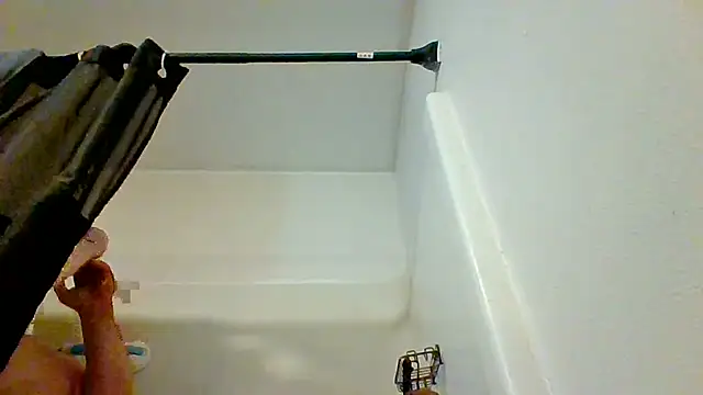 Snapshot of Mic_Oxinner chatting on October 26, 2025, 12:27 pm Mic Oxinner online show from October 26, 2025, 12:27 pm