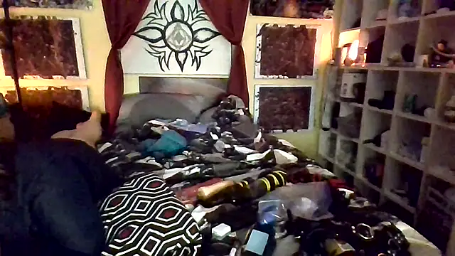 Mic Oxinner online show from November 19, 2025, 2:11 am