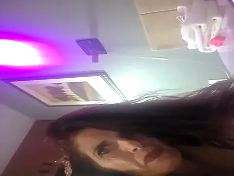 Snapshot of Avaivory chatting on October 21, 2025, 5:29 am Avaivory online show from October 21, 2025, 5:29 am