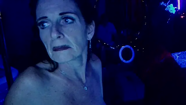 Snapshot of Avaivory chatting on February 25, 2025, 9:48 pm Avaivory online show from February 25, 2025, 9:48 pm