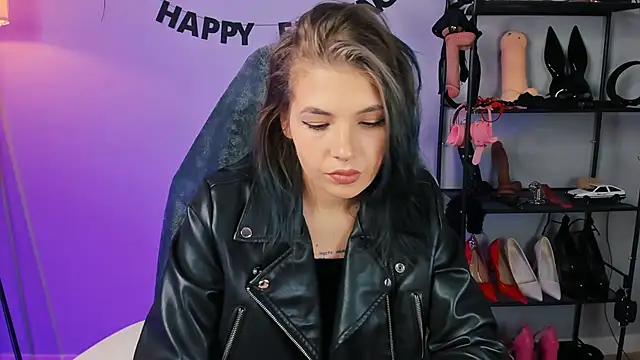 AnnaTrueno online show from September 25, 2025, 7:20 pm