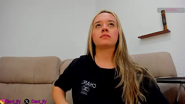 Snapshot of Dani_javi chatting on October 3, 2025, 12:25 am Dani javi online show from October 3, 2025, 12:25 am