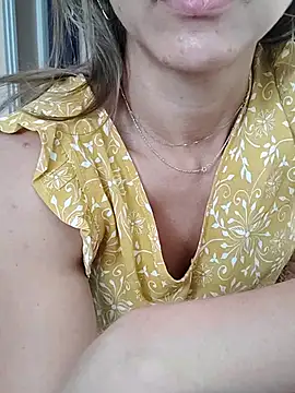 melissa 35  online show from October 23, 2025, 2:05 pm